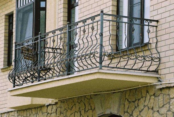 Металлический балкон № Кованые изделия от компании М-Сервис